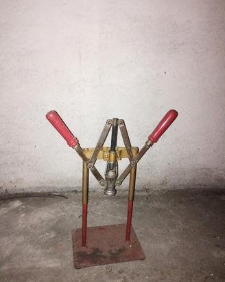 Tappatrice vintage per bottiglie