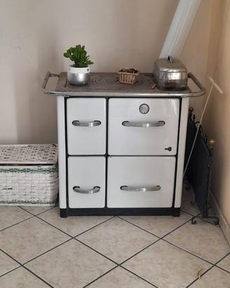 Stufa a legna per cucinare