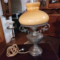 Antico lume con base in peltro e cupola in vetro 3