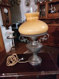 Antico lume con base in peltro e cupola in vetro 3