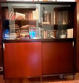 Mobile portadocumenti con chiavi