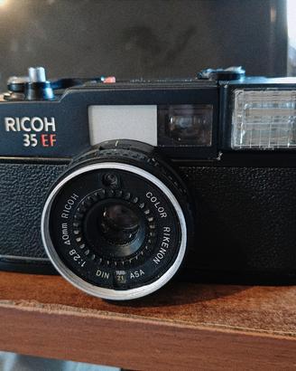 Ricoh 35EF compatta da collezione 
