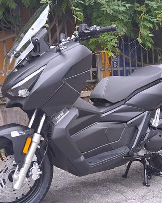 SCOOTER KYMCO DINK X 125cc MOT. A LIQUIDO