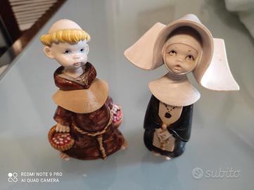 Statuine plastica dura vintage frate e suora