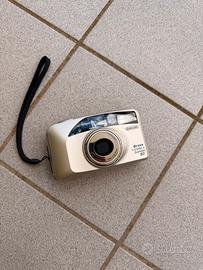 YASHICA ZOOMATE 80 - 35mm point & shoot