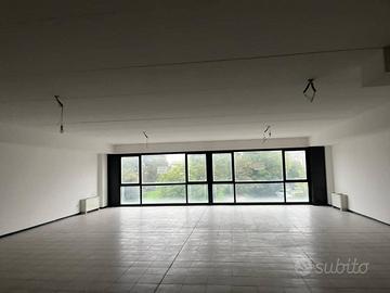 Immobile di 180 m² con 1 locale a Sassuolo