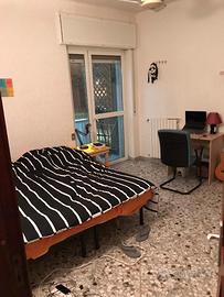 Stanza col balcone libera zona Poggiofranco Bari