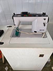 Macchina da cucire Necchi  