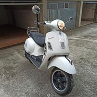 vespa GTS 300