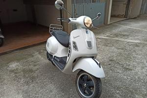 vespa GTS 300