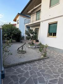 Appartamento  con guardino