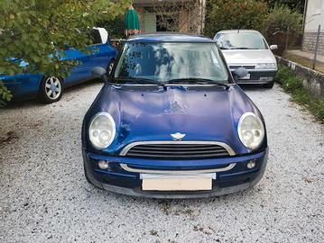 Autovettura Mini R50 One. Leggere attentamente.
