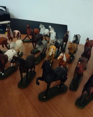 24 cavalli in gesso