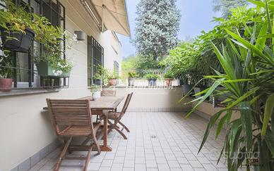 AMPIO ED ELEGANTE TRILOCALE RISTRUTTURATO