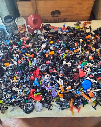 10 kg tra Lego Bionicle, Hero factory e Technic 