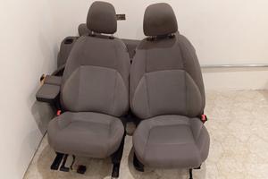 sedili anteriori e posteriori alfa romeo giulietta