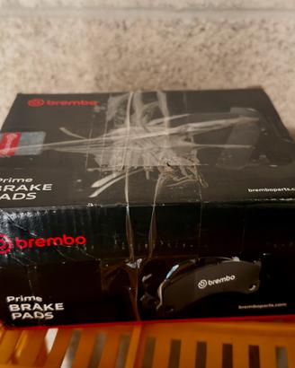 Pastiglie freno anteriori Brembo P 68 065 - Nuove