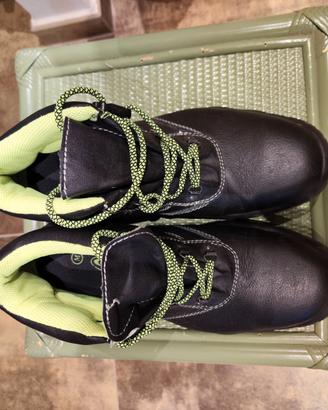 Scarponcino antinfortunistica