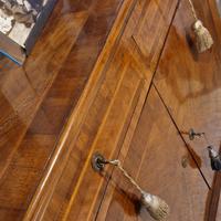 credenza in radica