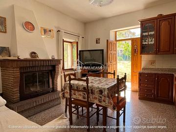 CASA INDIPENDENTE CON GIARDINO A CORNETO DI ACQUAS