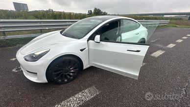 Tesla Model 3 Performance in GARANZIA ap Avanzato