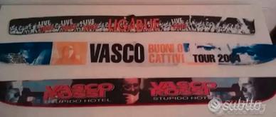 Tre bandaneln blocco. Vasco e Ligabue.