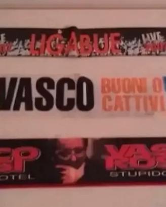 Tre bandaneln blocco. Vasco e Ligabue.