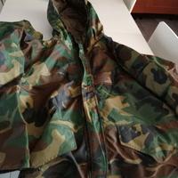 Giacca e pantalone impermeabile mimetico