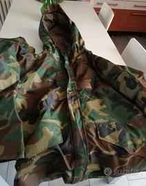 Giacca e pantalone impermeabile mimetico