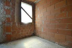 Casale indip.te , ristrutturato al 60% a Coviolo