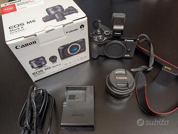 Canon EOS M6 Mark II + Obiettivo 15-45mm + Mirino