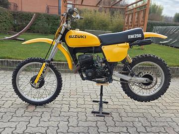Suzuki RM 250 - 1977 cross epoca