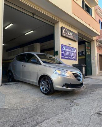 Lancia Ypsilon 1.2 69 CV 5 porte S&S Platinum