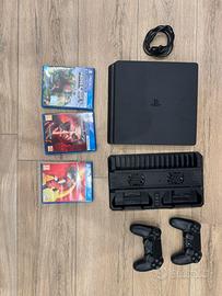 Ps4 slim+due controller, giochi e accessori vari