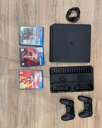 Ps4 slim+due controller, giochi e accessori vari
