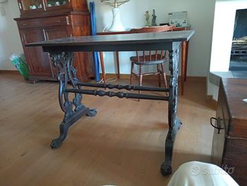 Tavolino d’epoca in rovere