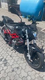 Moto Benelli BN125
