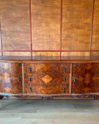 Credenza antica