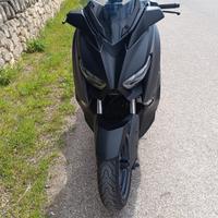 YAMAHA X-MAX 300