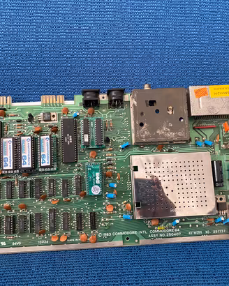 Commodore 64 motherboard 1983 100% ok