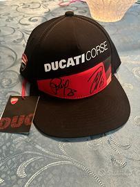 Cappellino Ducati autografato Bagnaia e Bastianini