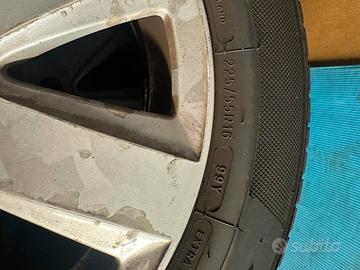 Gomme auto