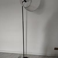 lampada da terra con lampadina smart 