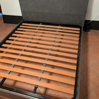 Letto matrimoniale rialzato antracite e grigio