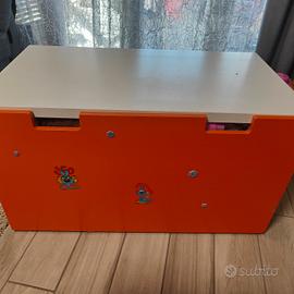 panca con contenitore 