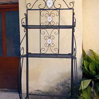 Fioriera in ferro per esterno o interno.