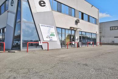 NEGOZIO A CRESCENTINO