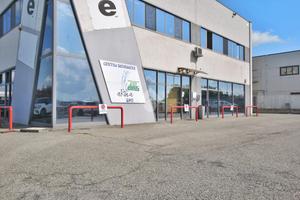 NEGOZIO A CRESCENTINO