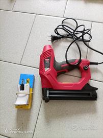 Puntatrice chiodatrice elettrica