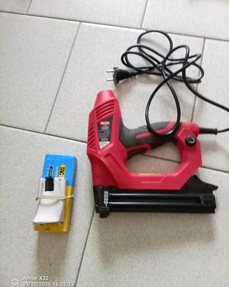 Puntatrice chiodatrice elettrica